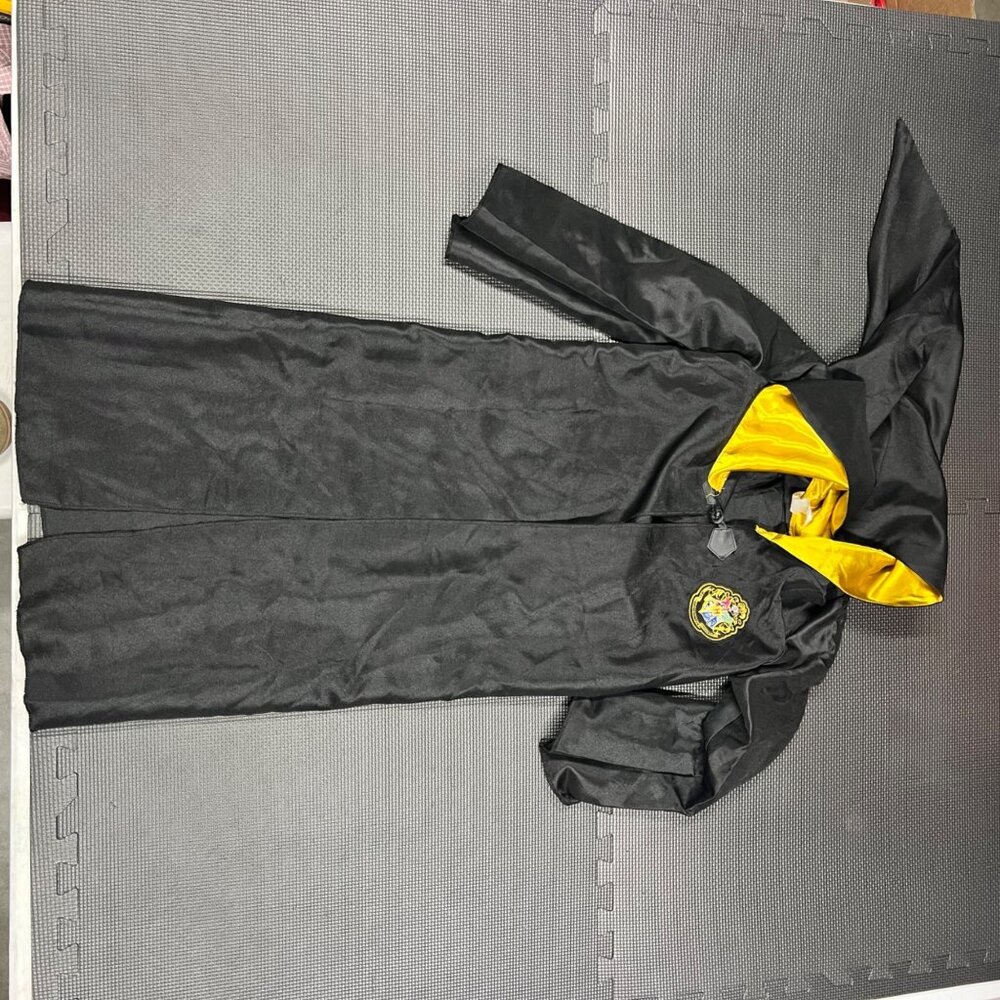 Harry Potter Hufflepuff Robe With Hood Wizarding World Official Costume Black &